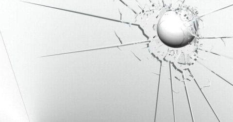 Privathaftpflichtversicherung Ball in Scheibe